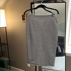 Black and White Striped Women's Pencil Skirt | Size M